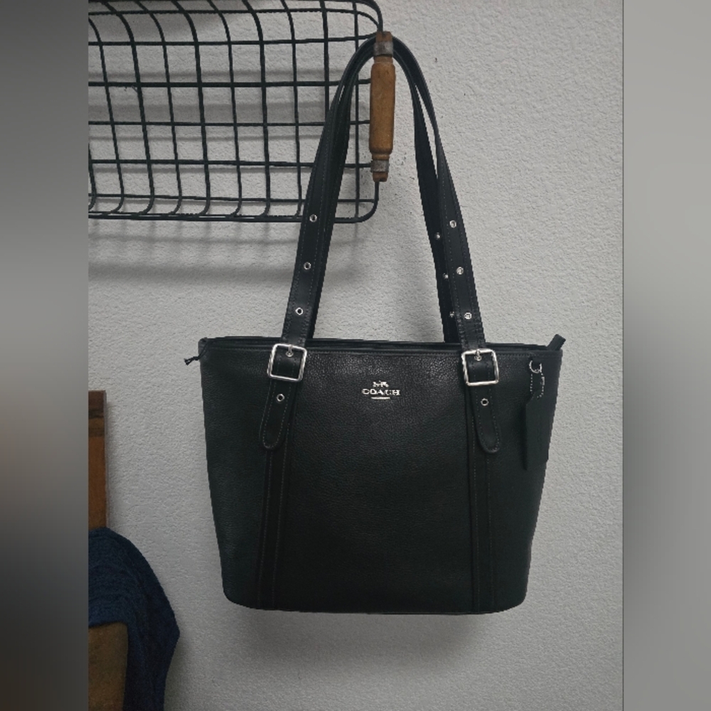 Coach Ashton Black Leather Tote LIKE NEW